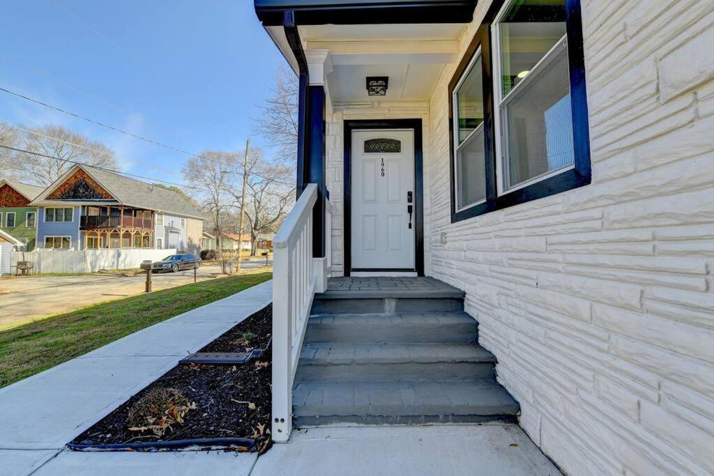 Modern Home At Colonial College Park Atlanta Exterior photo